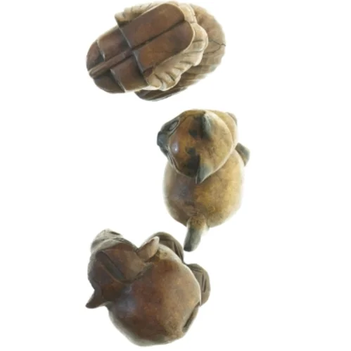 Træ udskårne dyrefigurer (str. 11 x 9 cm. og, 15 x 11 cm. og 21 x 9 cm)