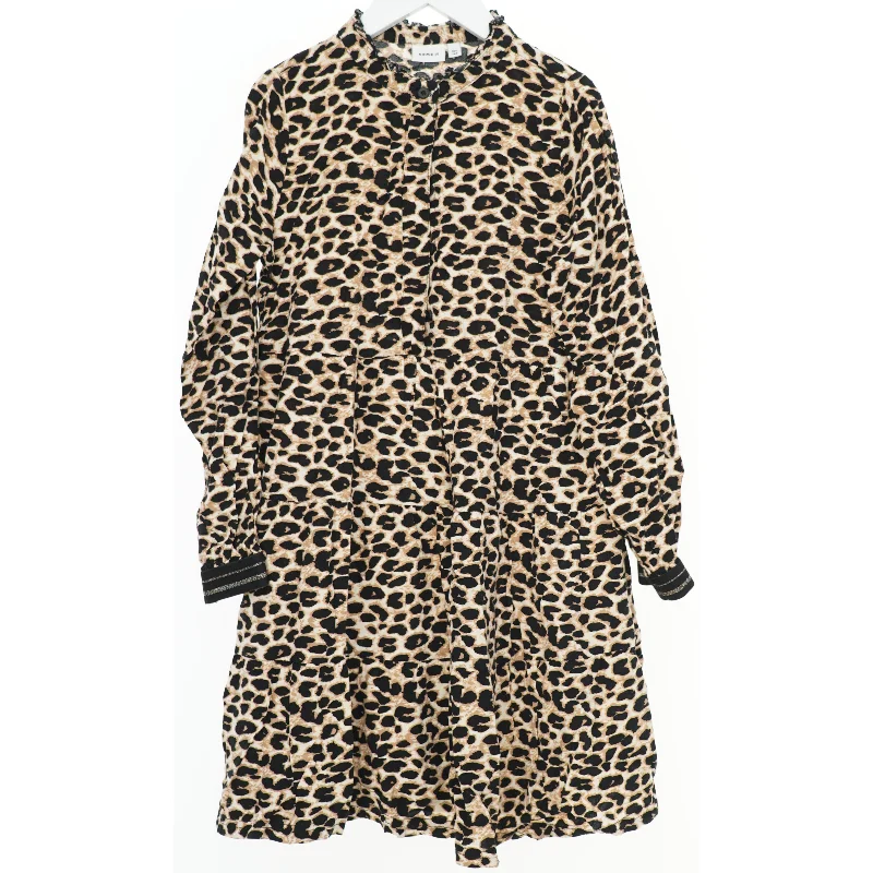 Leopardmønstret kjole fra Name It (str. 140)