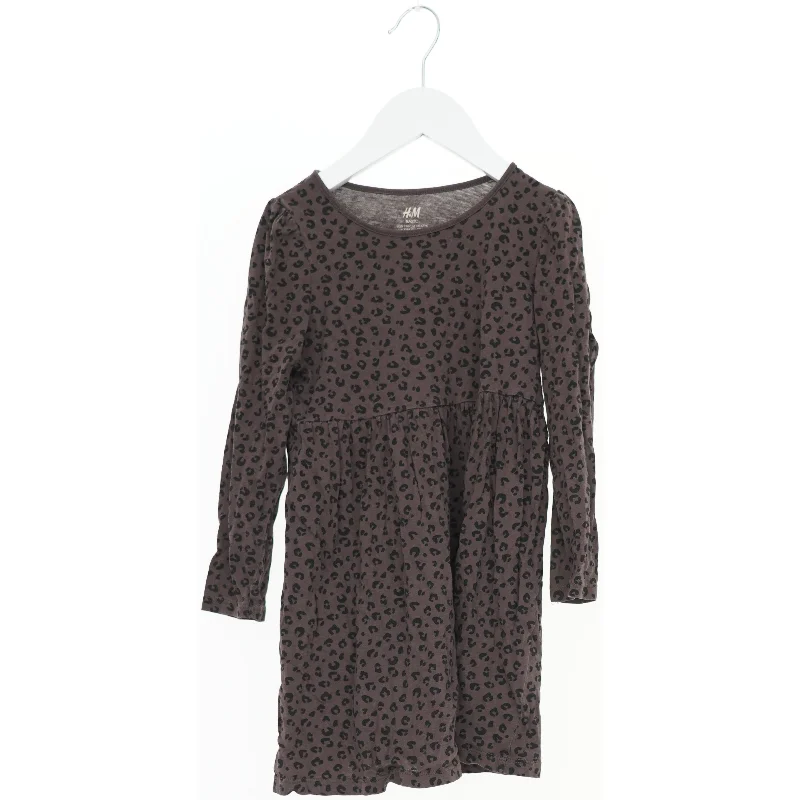 Langærmet Leopardmønstret Kjole fra H&M (str. 116)