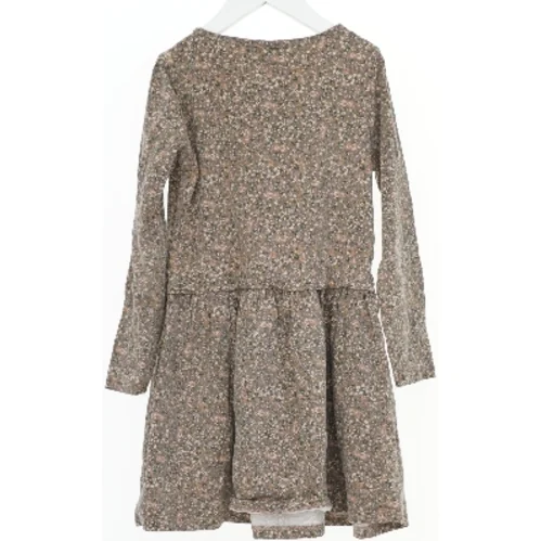 Langærmet blomsterkjole fra Wheat (str. 122)