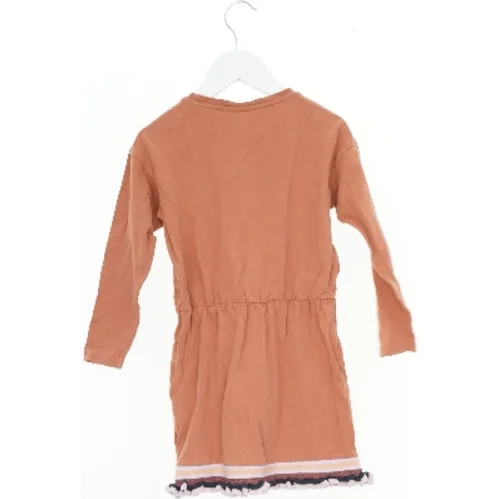 Brun kjole med lange ærmer fra Hummel (str. 116)