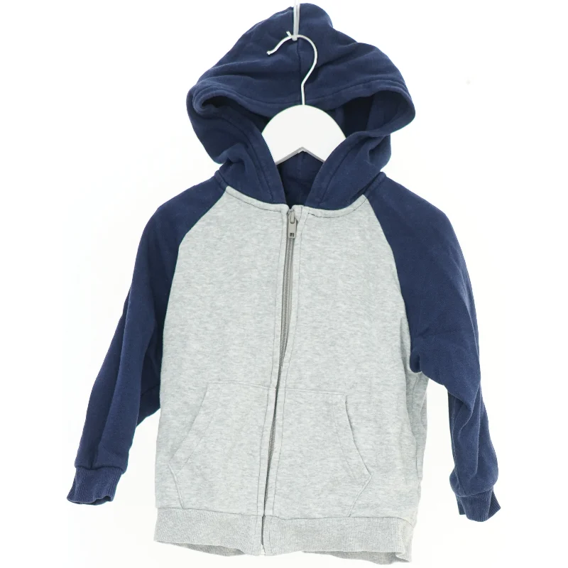 Hættetrøje med lynlås til børn fra H&M (str. 104)