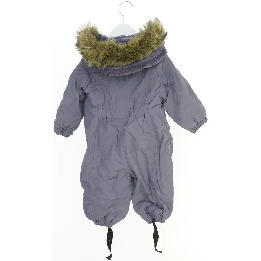 Flyverdragt med hætte og pelsdetaljer fra Wheat (str. 68)