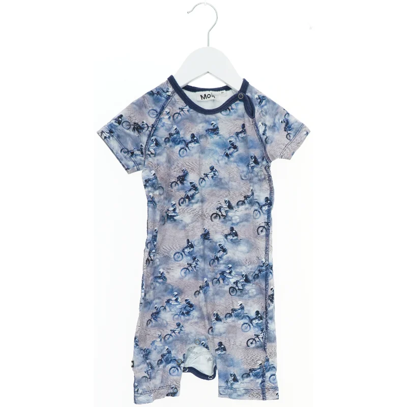 Kortærmet heldragt med motorcykler fra Molo (str. 86)