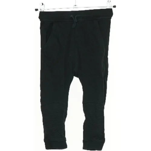 sweatpants fra H&M (str. 92)