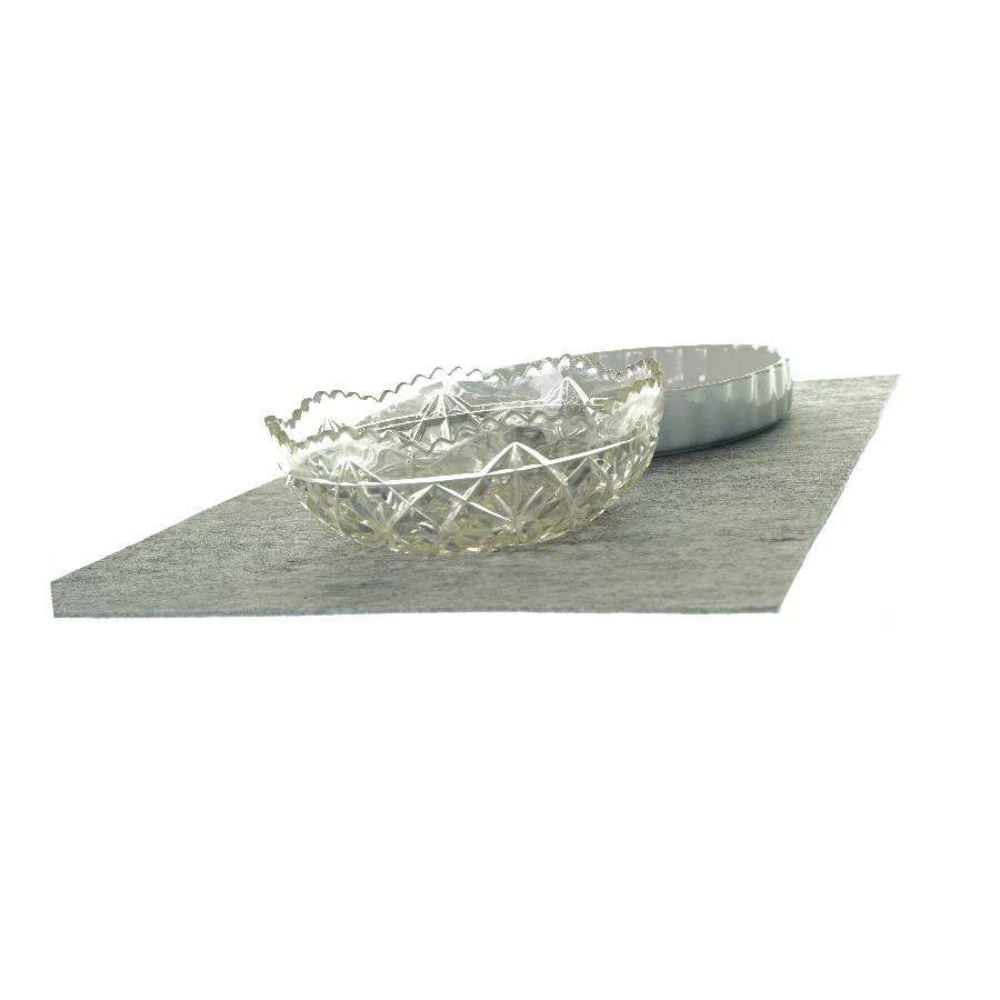 Tærtefad og glasskål med mønster