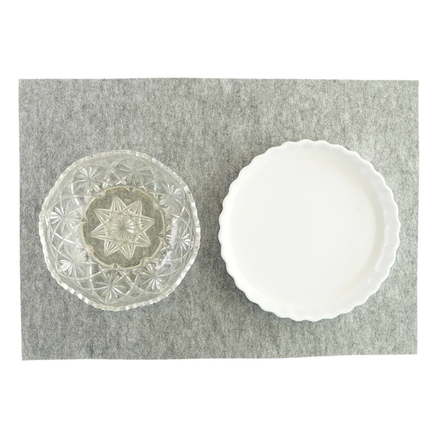 Tærtefad og glasskål med mønster