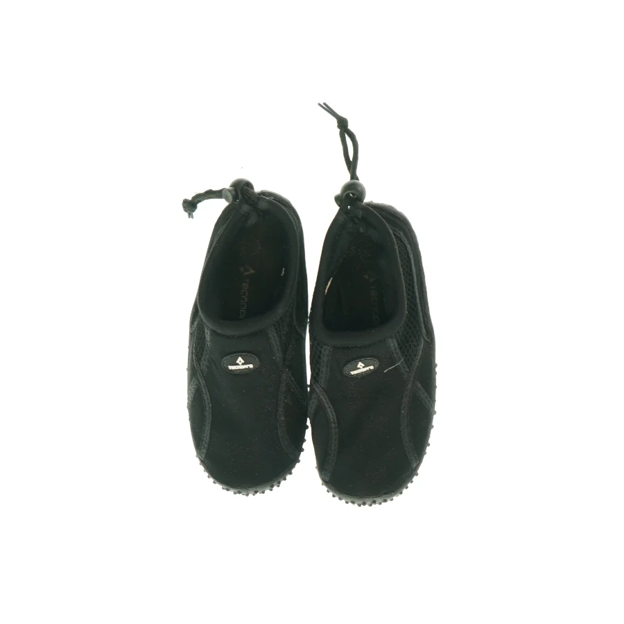 Badesko fra Tecnopro (str. 32)