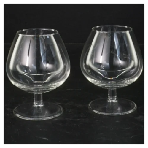 To cognacglas (str. 10x7 cm)