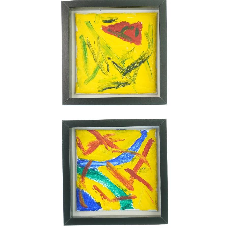 Abstrakte malerier i sorte rammer fra IKEA (str. 25x25 cm)
