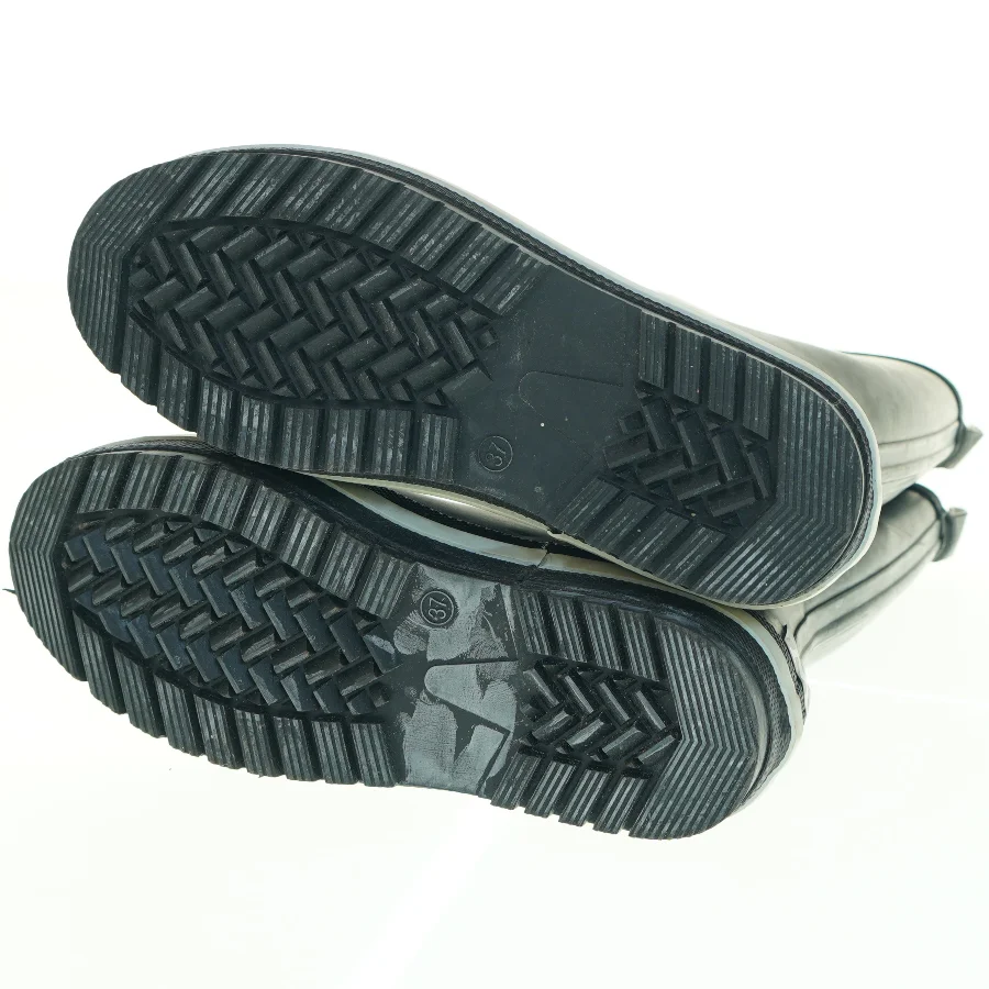 Sorte gummistøvler fra M 7 9 (str. 37 )