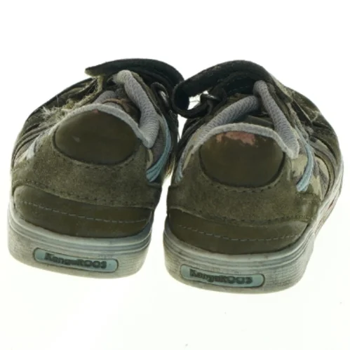 Børnesko med velcrolukning fra Kangaroos (str. 29)