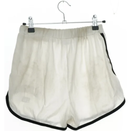 Hvide shorts med sort kant fra SHEIN  (str. 170)