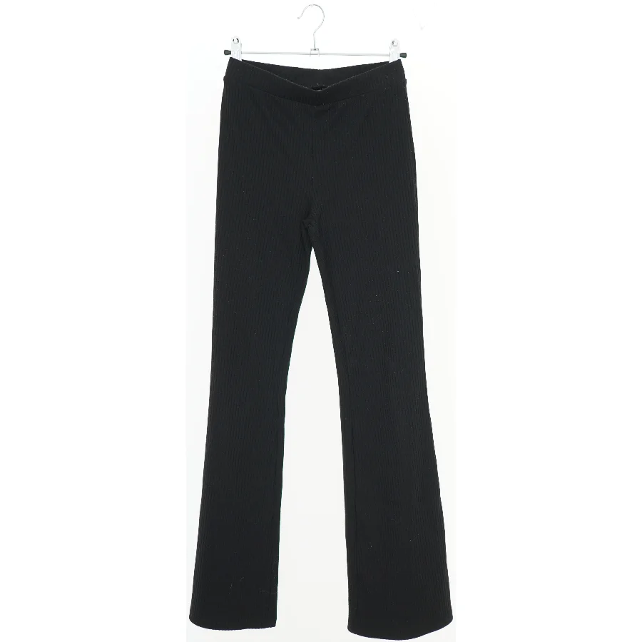 Sort bukser fra H&M (str. 158)