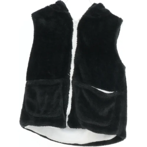 Sort plysvest med bamsehætte (str. M)