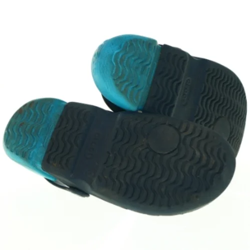 Sorte og blå sko fra Crocs (str. Ukendt. 24,5 cm lang)