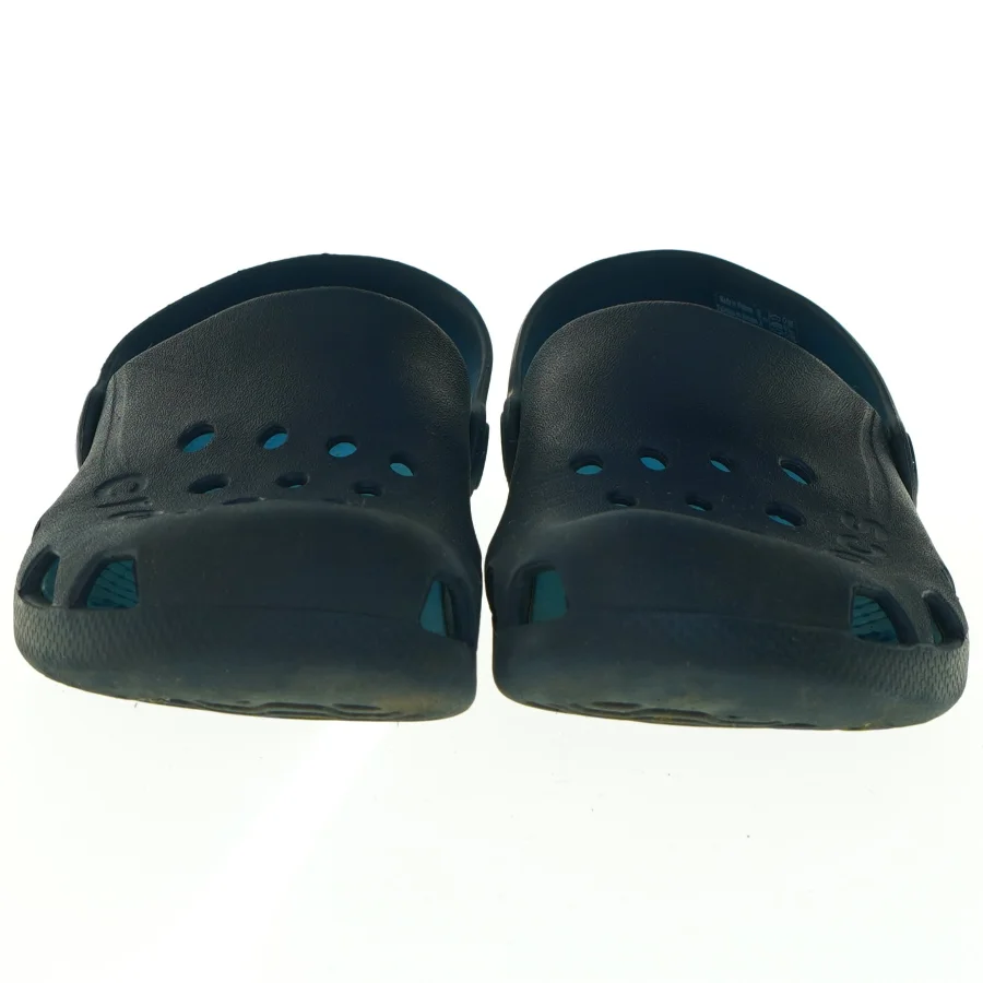Sorte og blå sko fra Crocs (str. Ukendt. 24,5 cm lang)
