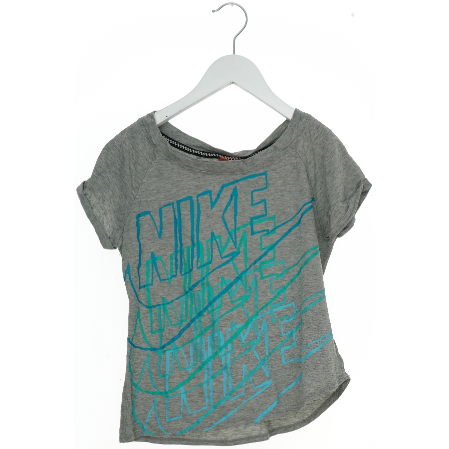 T-shirt fra Nike (str. 146 cm)