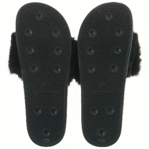 Pelsbeklædte hjemmesko (str. 41 )