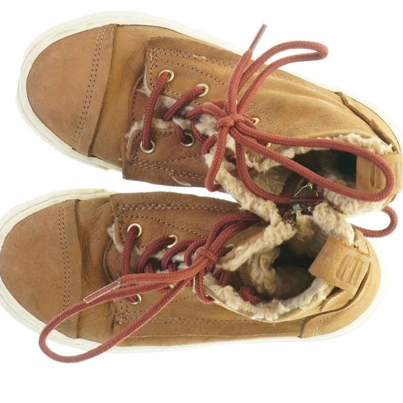 Brune højtop sneakers med foer fra Zara (str. 28., 29)