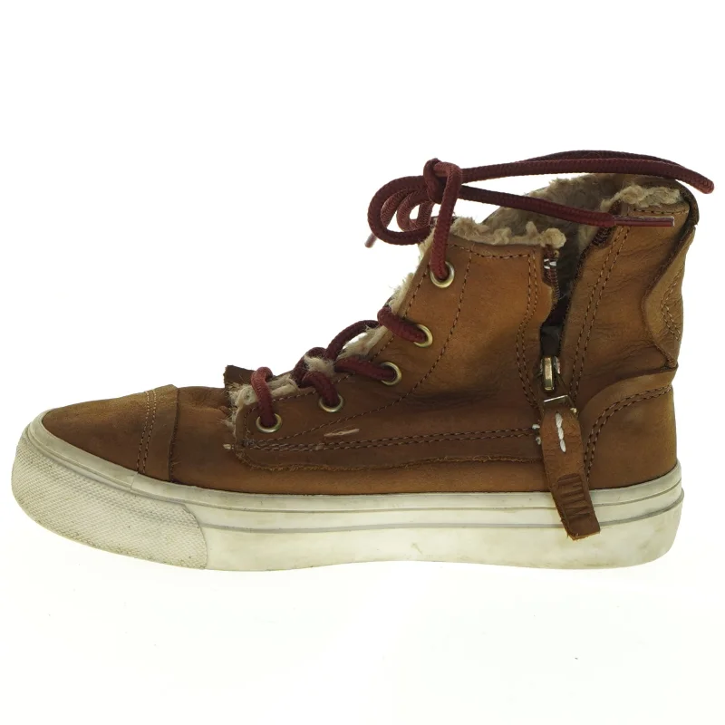 Brune højtop sneakers med foer fra Zara (str. 28., 29)