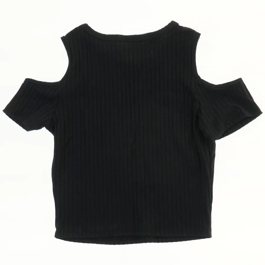 Sort t-shirt med åbne skuldre fra SHEIN  (str. 176)