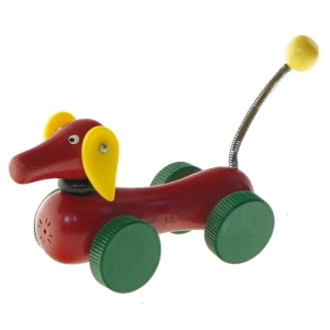 Rød legetøjsbil formet som hund (str. 12x8 cm)