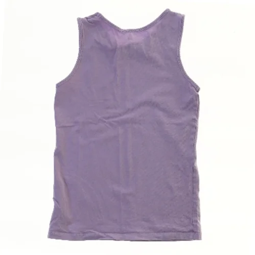 Tanktop fra H&M (str. 134)