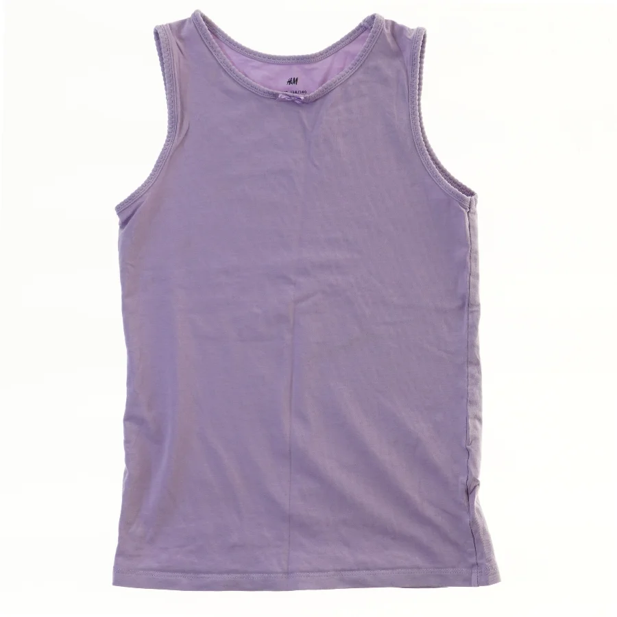 Tanktop fra H&M (str. 134)