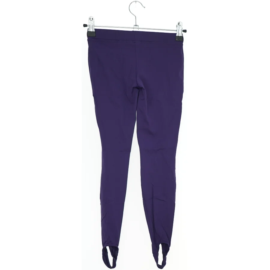Lilla leggings med stropper fra Caritesport (str. 128)