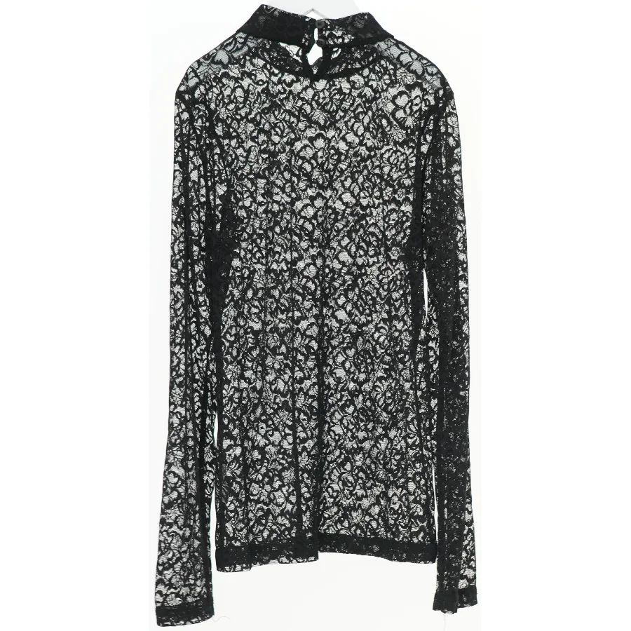 Sort blondebluse med lange ærmer fra LMTD (str. 152)