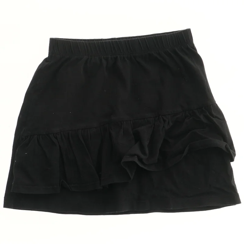 Sort nederdel med flæser fra VRS (str. 134)