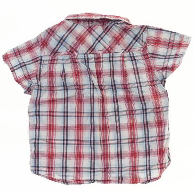 Kortærmet ternet skjorte til børn fra H&M (str. 92)