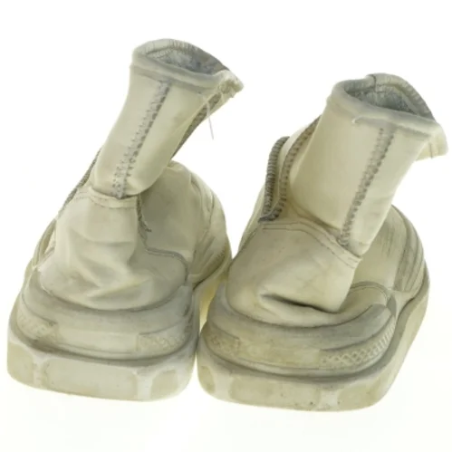 Brugte beige støvler (str. 36)