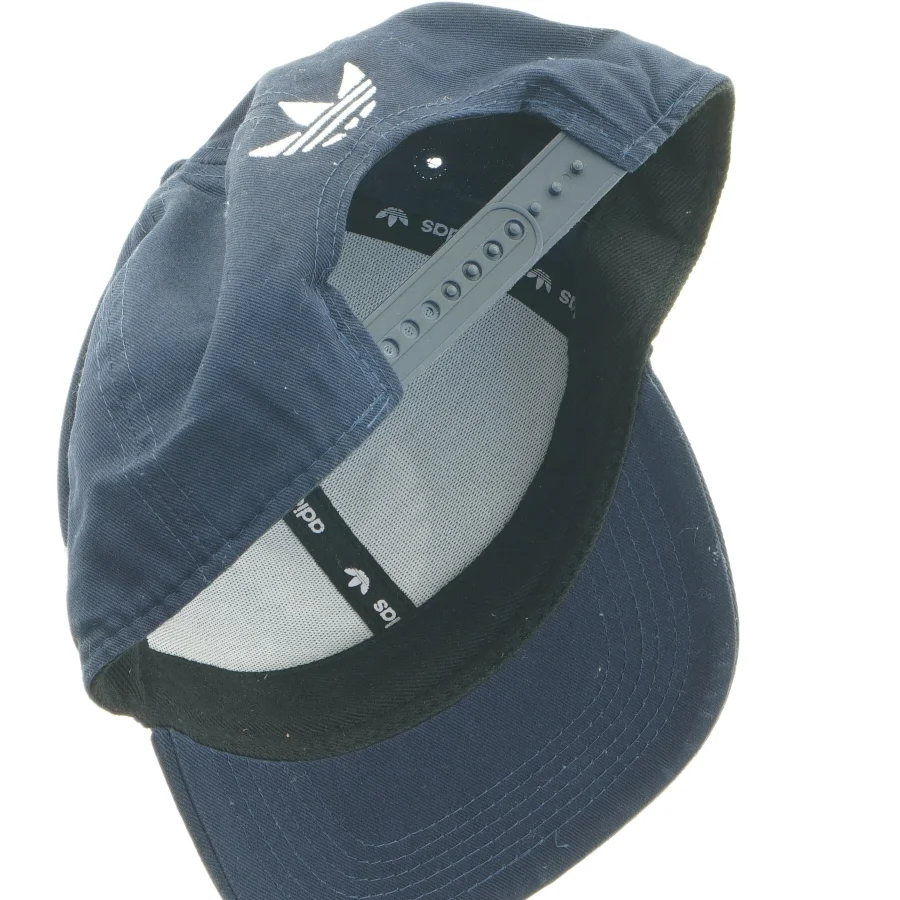 Adidas kasket fra Adidas (str. Ø 20 cm)