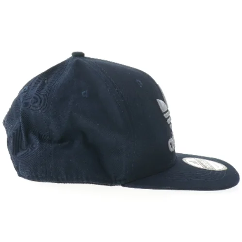 Adidas kasket fra Adidas (str. Ø 20 cm)