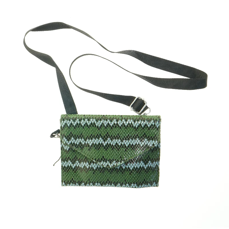 Grøn snake print taske (str. 21x16 cm)