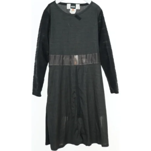 Lang kjole med bælte detalje fra Star Wars (str. 140)