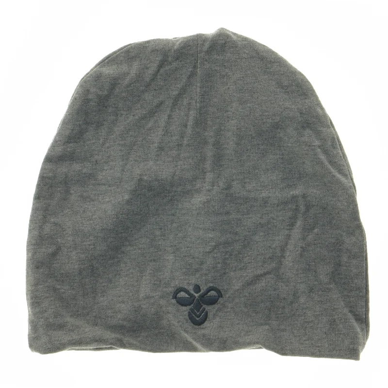 Grå hue med broderet logo fra Hummel (str. 86-92 )