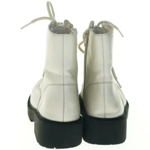 Hvide snørestøvler fra VRS (str. 37 )