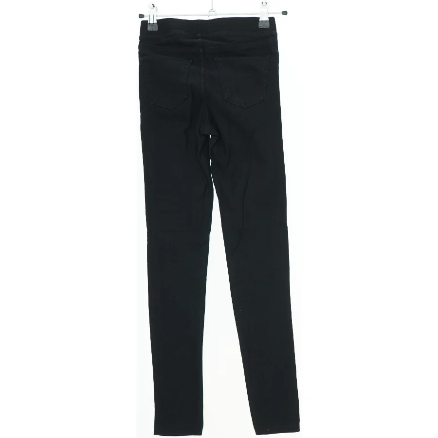 Sort leggings med stjernemønster fra H&M (str. 146)