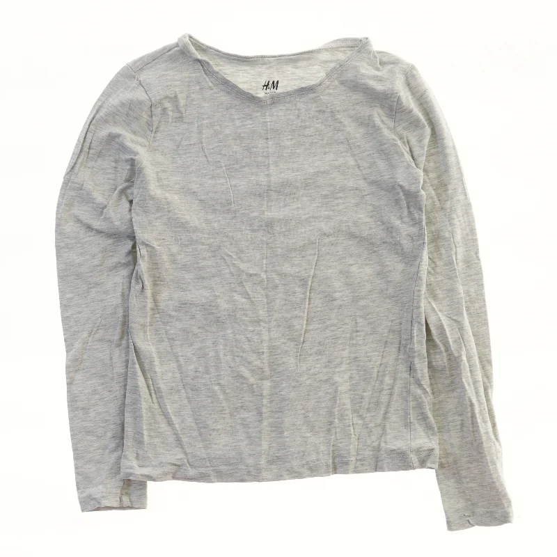 Langærmet grå T-shirt fra H&M (str. 134)