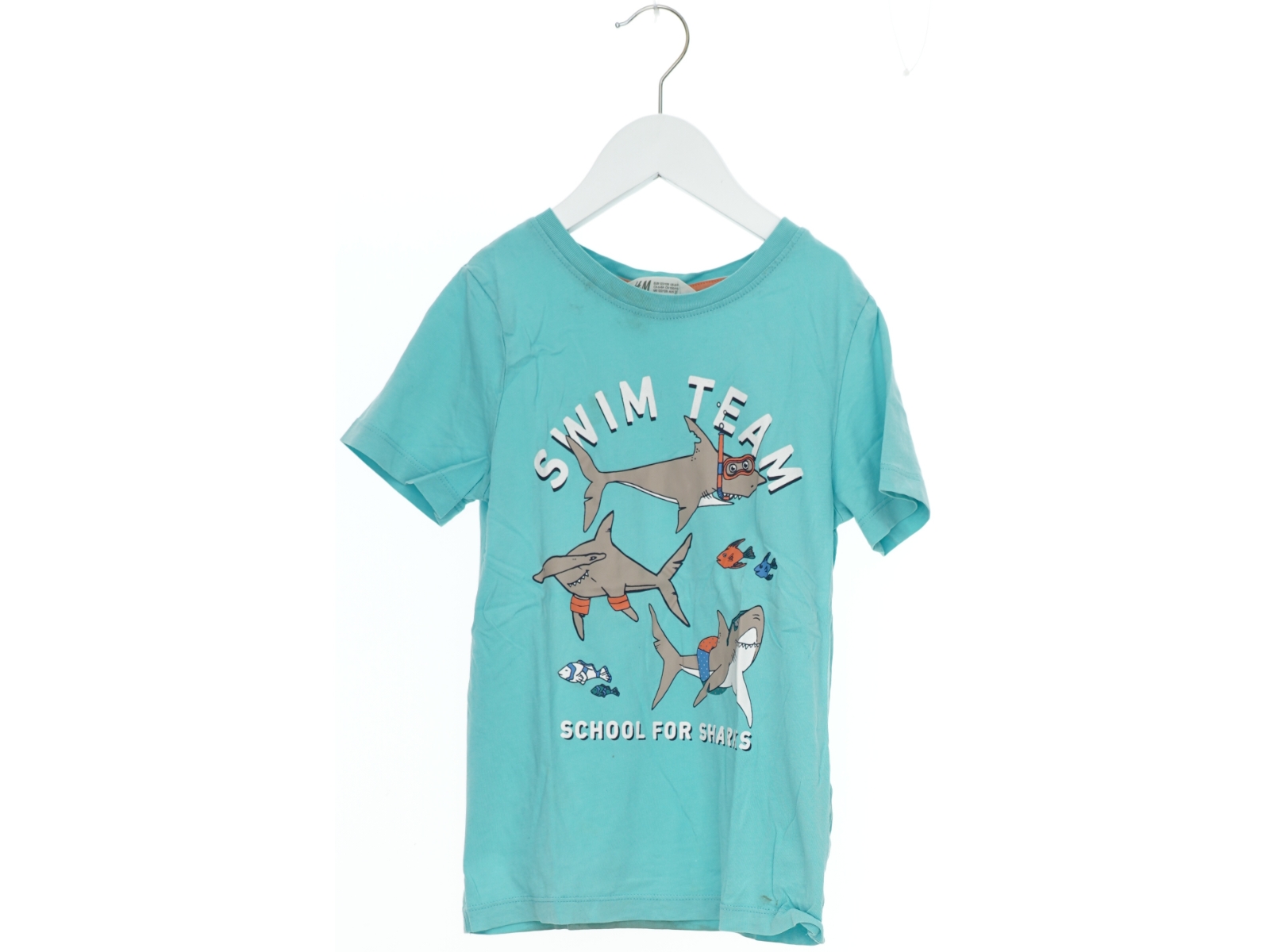 Blå T-shirt med hajmotiv fra H&M (str. 122)