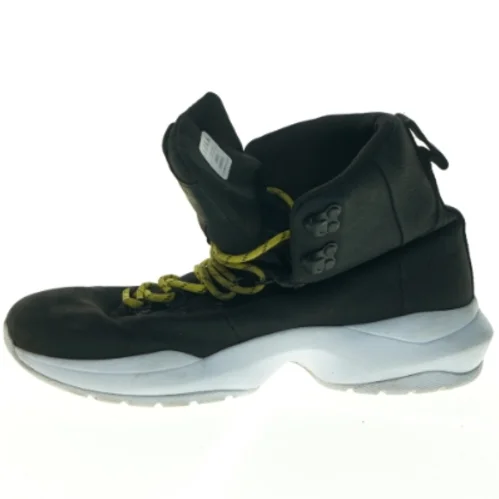 Sorte sneakers med højt skaft fra Arkk (str. 30 cm lang)