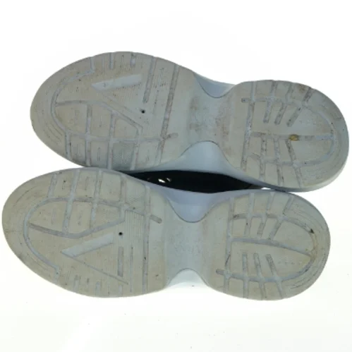 Sorte sneakers med højt skaft fra Arkk (str. 30 cm lang)