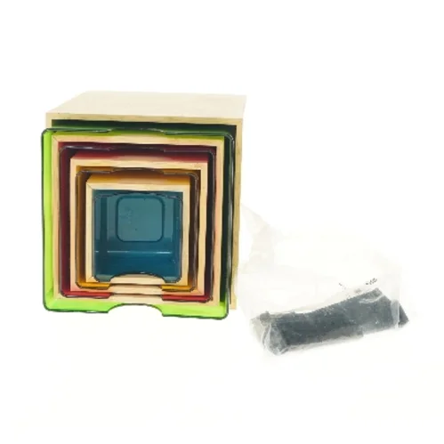 Cube system med farvede beholdere fra IKEA (str. 22,5x22,5x22,5 cm)