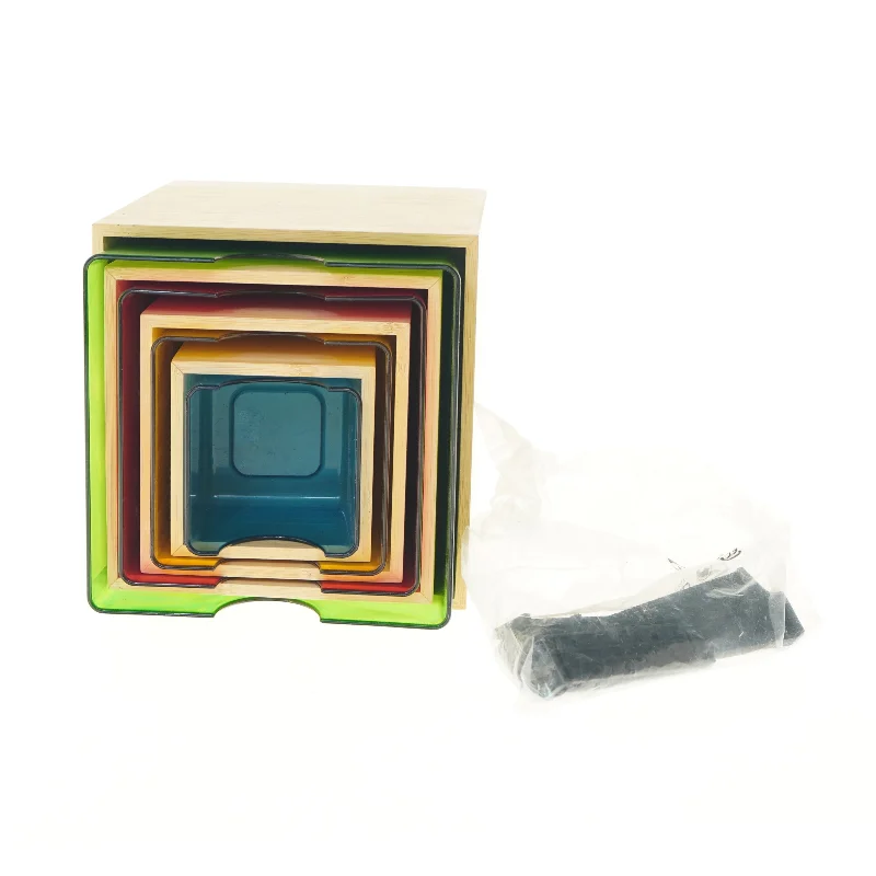 Cube system med farvede beholdere fra IKEA (str. 22,5x22,5x22,5 cm)