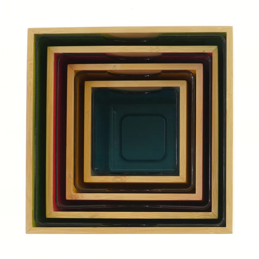 Cube system med farvede beholdere fra IKEA (str. 22,5x22,5x22,5 cm)