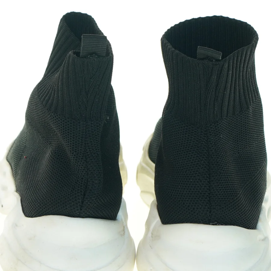 Sorte sneakers (str. 39)