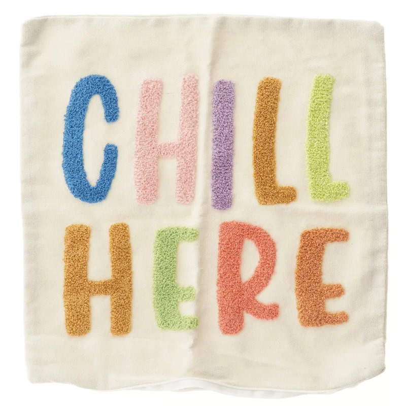 Dekorativ pude med 'Chill Here' tekst (str. 40x41 cm)
